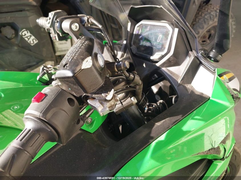 2025 Kawasaki Ex650 P VIN: ML5EXEP11SDAE2758 Lot: 43978591