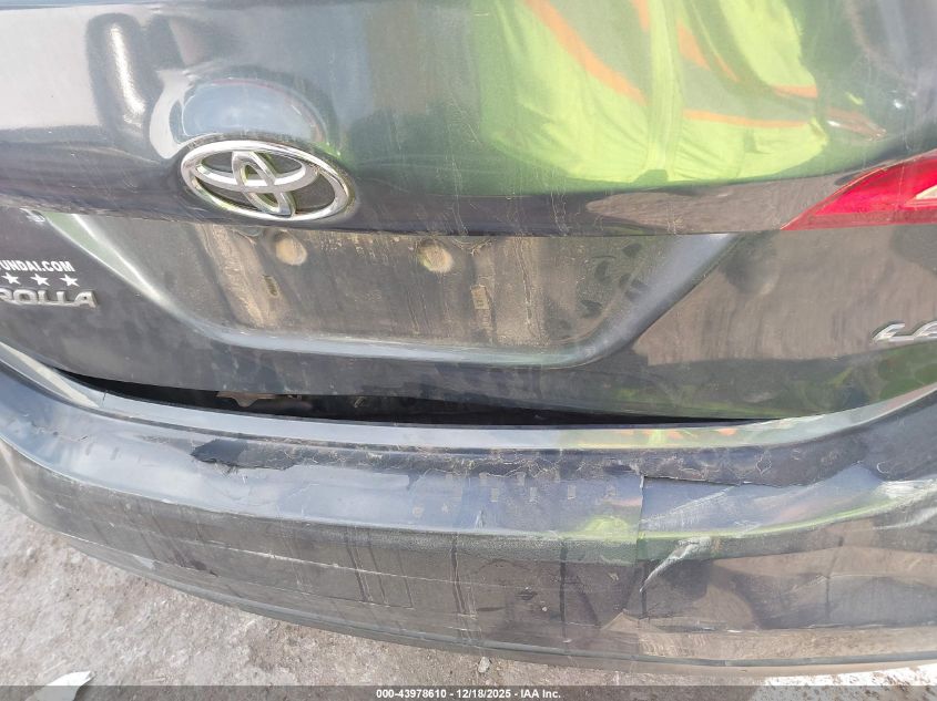 2017 Toyota Corolla Le VIN: 5YFBURHE2HP717521 Lot: 43978610