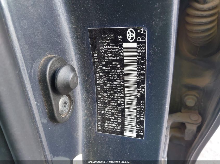 2017 Toyota Corolla Le VIN: 5YFBURHE2HP717521 Lot: 43978610