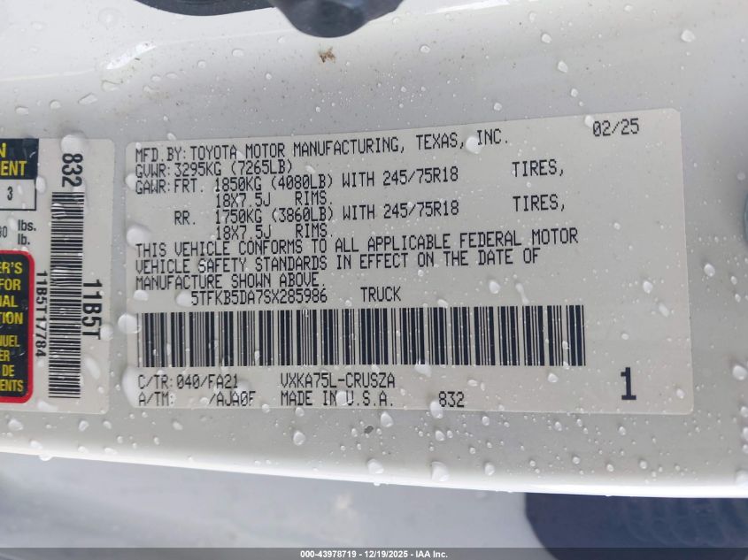 2025 Toyota Tundra Sr VIN: 5TFKB5DA7SX285986 Lot: 43978719