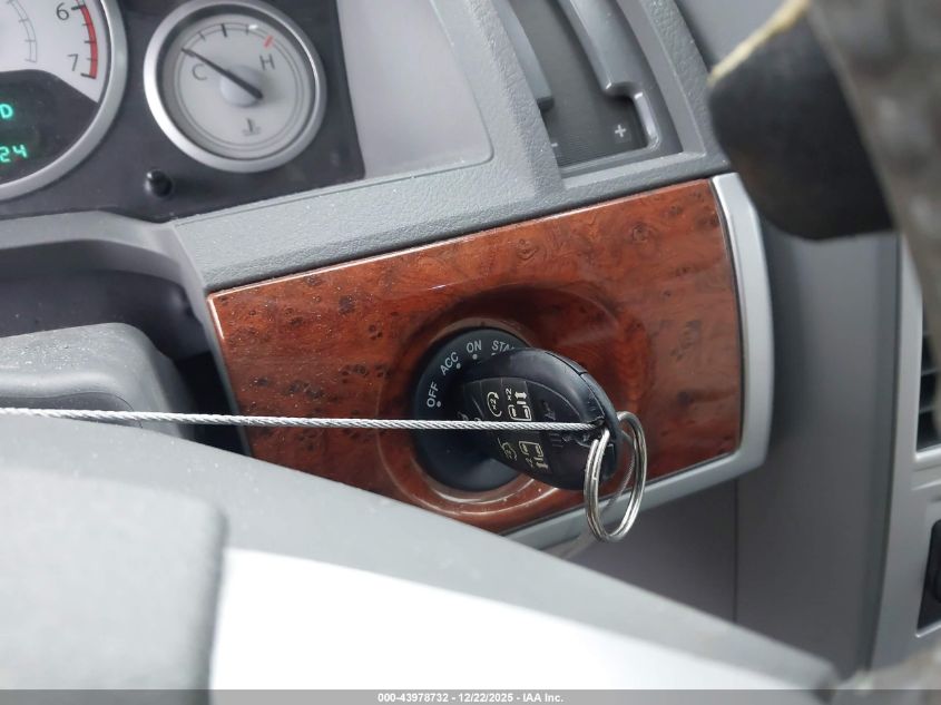 2008 Chrysler Town & Country Touring VIN: 2A8HR54P58R838435 Lot: 43978732