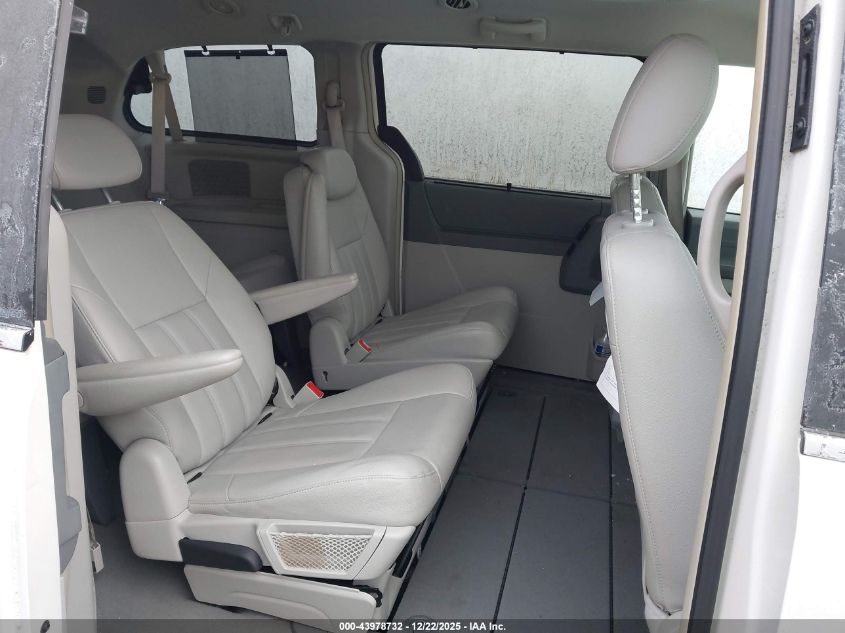 2008 Chrysler Town & Country Touring VIN: 2A8HR54P58R838435 Lot: 43978732