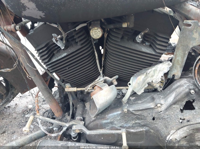 2013 Harley-Davidson Flhrc Road King Classic VIN: 1HD1FRM19DB660511 Lot: 43978756