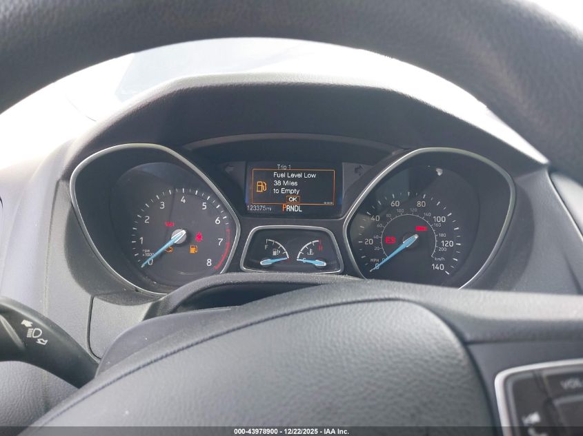 2018 Ford Focus S VIN: 1FADP3E26JL321748 Lot: 43978900