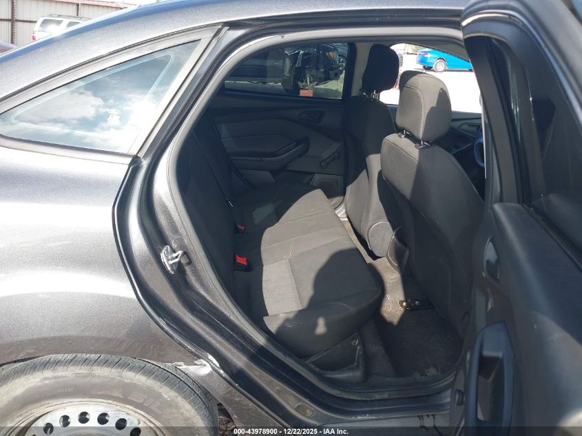 2018 Ford Focus S VIN: 1FADP3E26JL321748 Lot: 43978900