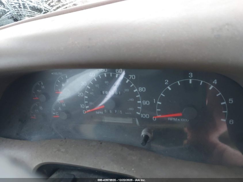 1999 Ford F-250 Lariat/Xl/Xlt VIN: 1FTNX21L4XEB00024 Lot: 43978935