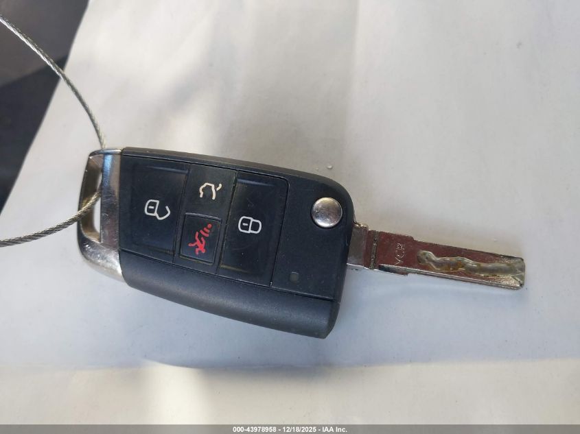 2016 Volkswagen Golf Gti Autobahn W/Performance Package 4-Door VIN: 3VW547AU9GM056575 Lot: 43978958