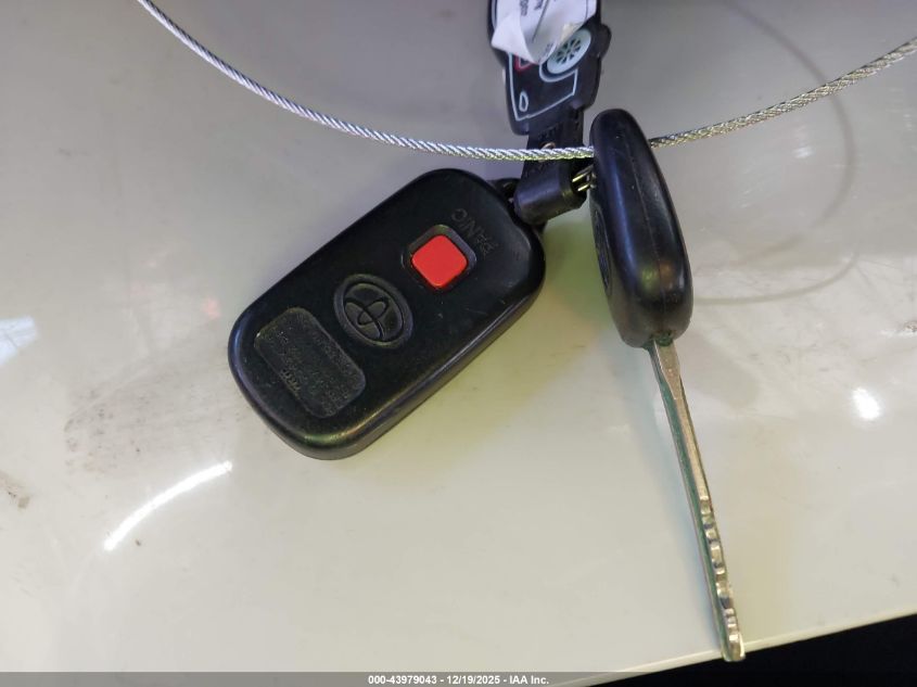 2007 Toyota Matrix Xr VIN: 2T1KR30E87C651985 Lot: 43979043