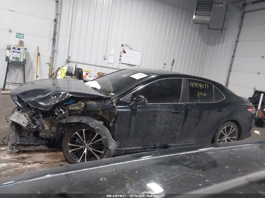 2018 Toyota Camry Se VIN: 4T1B11HK0JU136765 Lot: 43979077