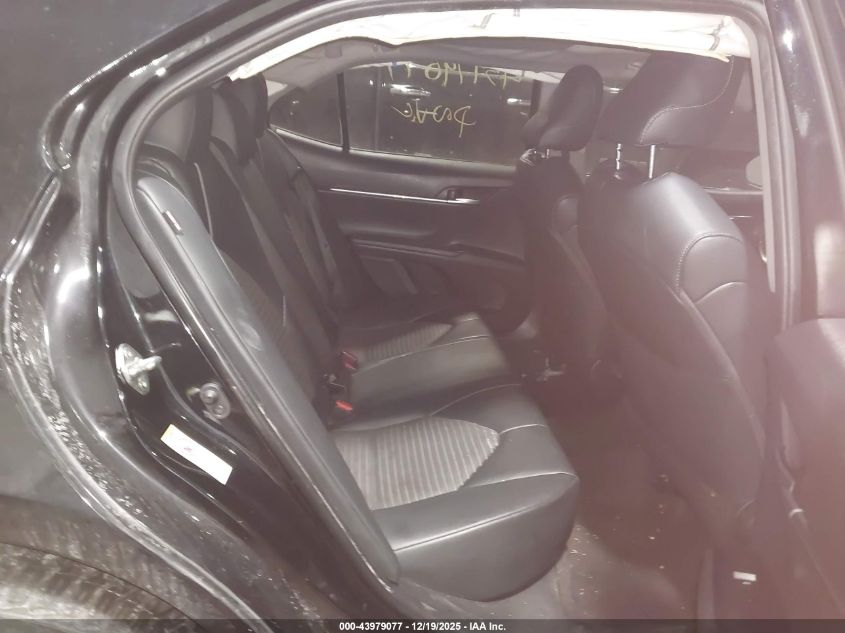 2018 Toyota Camry Se VIN: 4T1B11HK0JU136765 Lot: 43979077