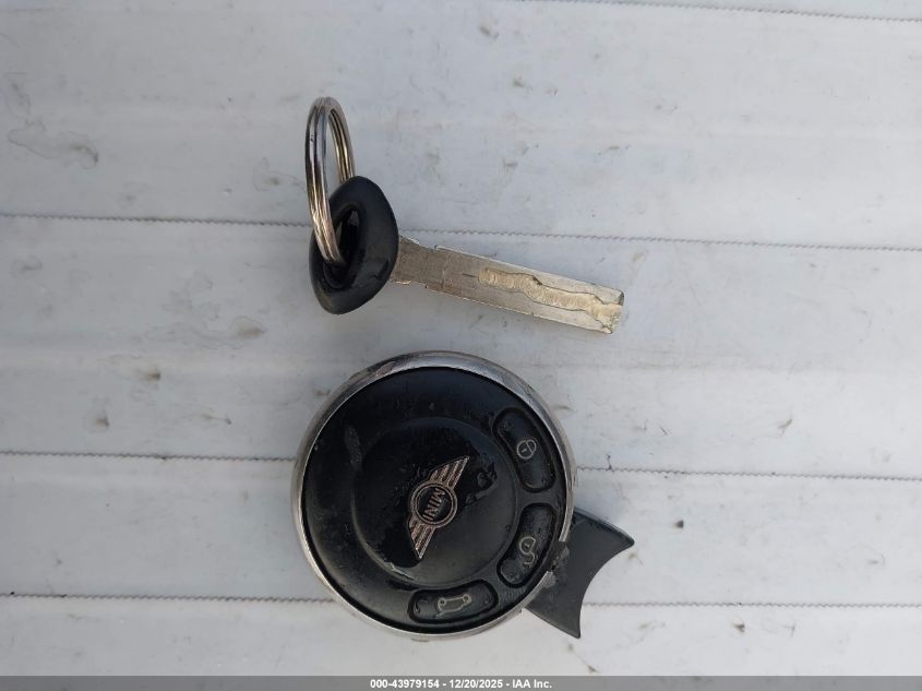 2011 Mini Cooper Clubman VIN: WMWZF3C53BT267520 Lot: 43979154