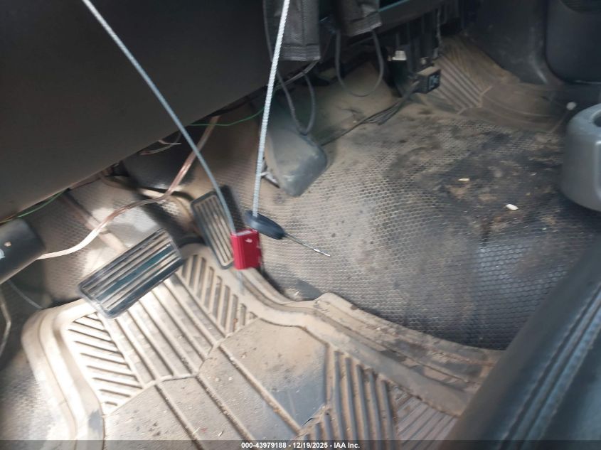 2004 Chevrolet Silverado 1500 Work Truck VIN: 1GCEC14X84Z101699 Lot: 43979188