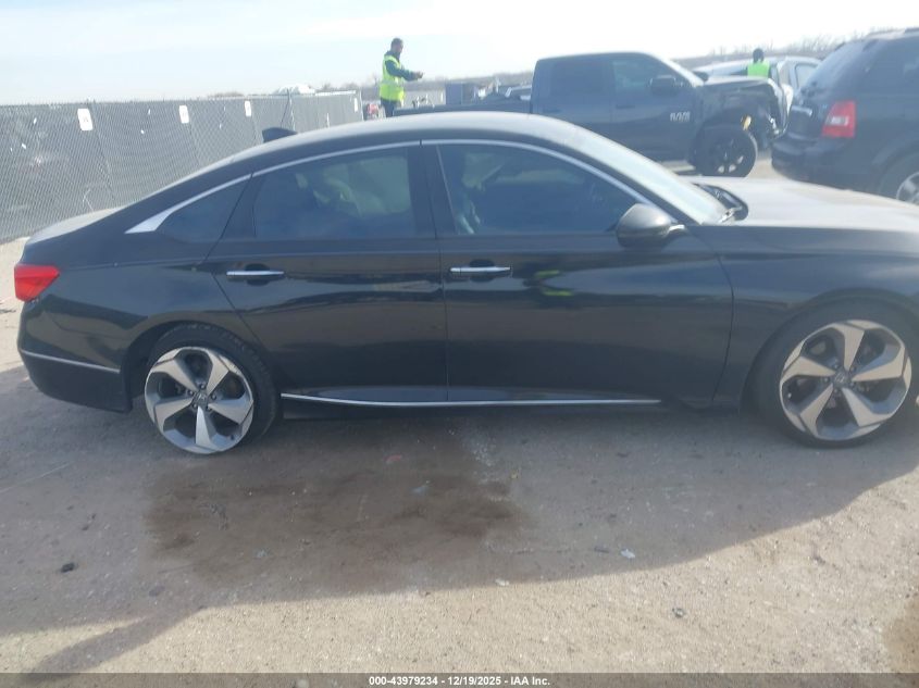 2018 Honda Accord Touring 2.0T VIN: 1HGCV2F95JA032892 Lot: 43979234