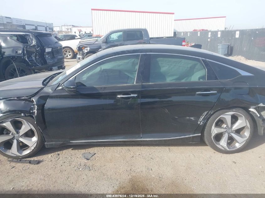 2018 Honda Accord Touring 2.0T VIN: 1HGCV2F95JA032892 Lot: 43979234