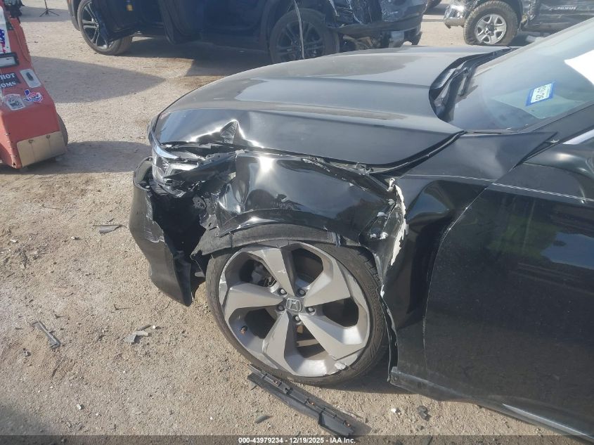 2018 Honda Accord Touring 2.0T VIN: 1HGCV2F95JA032892 Lot: 43979234