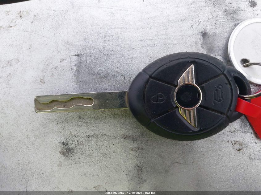 2005 Mini Cooper VIN: WMWRC33575TK60776 Lot: 43979262