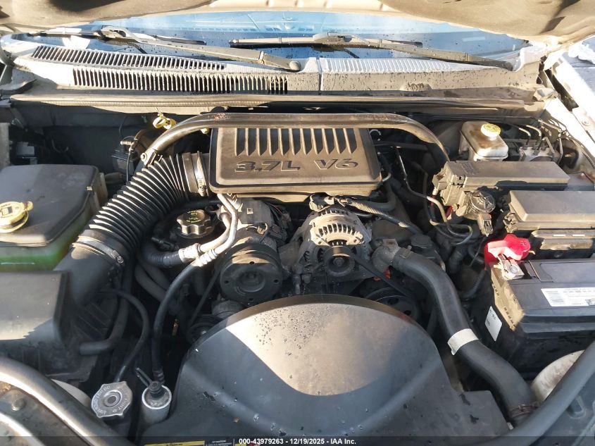 2005 Jeep Grand Cherokee Laredo VIN: 1J4GR48K05C638914 Lot: 43979263