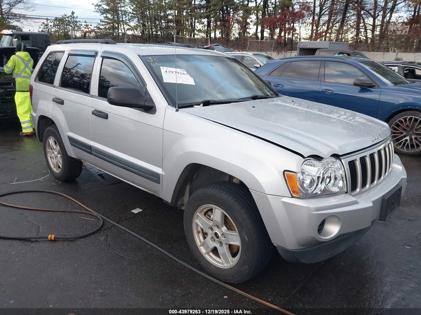 2005 JEEP GRAND CHEROKEE LAREDO