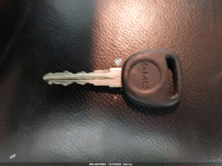 2008 GMC Yukon Slt VIN: 1GKFK130X8R151686 Lot: 43979264