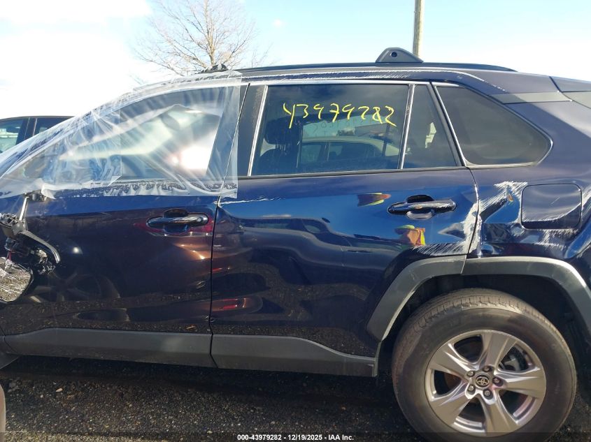 2024 Toyota Rav4 Xle VIN: 2T3P1RFV1RW446363 Lot: 43979282