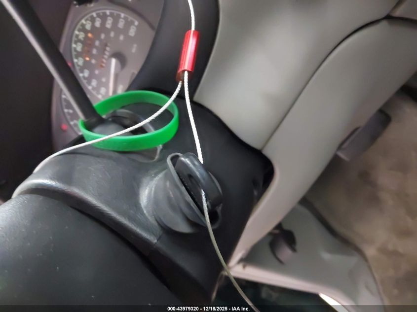 2000 Mercury Mountaineer VIN: 4M2ZU76E2YUJ24261 Lot: 43979320