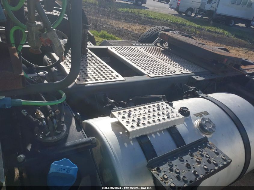 2014 International 8000 8600 VIN: 1HSHWSNN8EH032633 Lot: 43979324