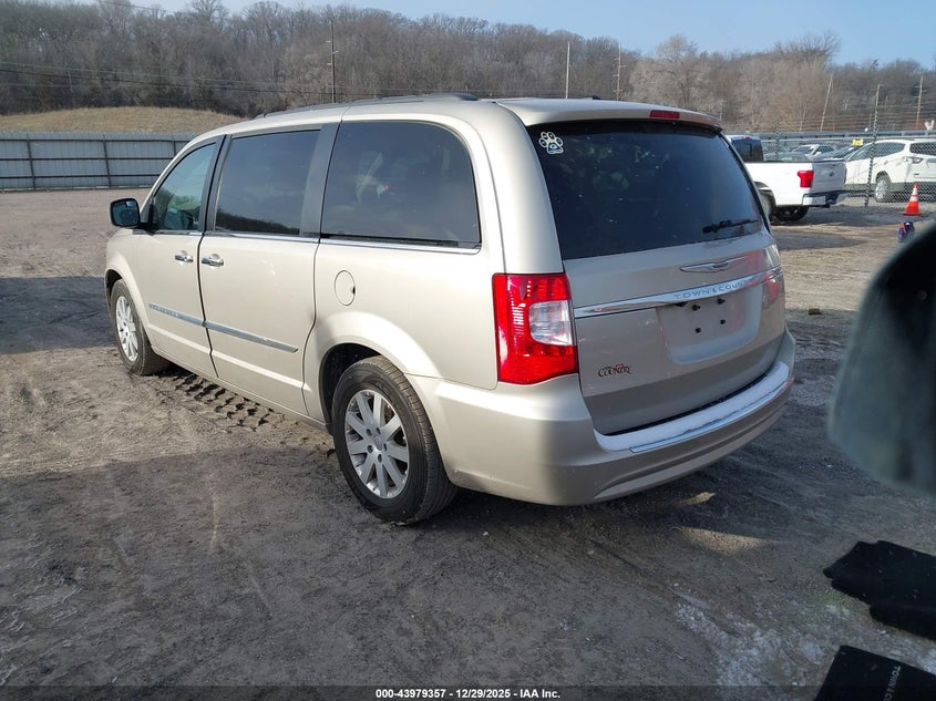 2016 Chrysler Town & Country Touring