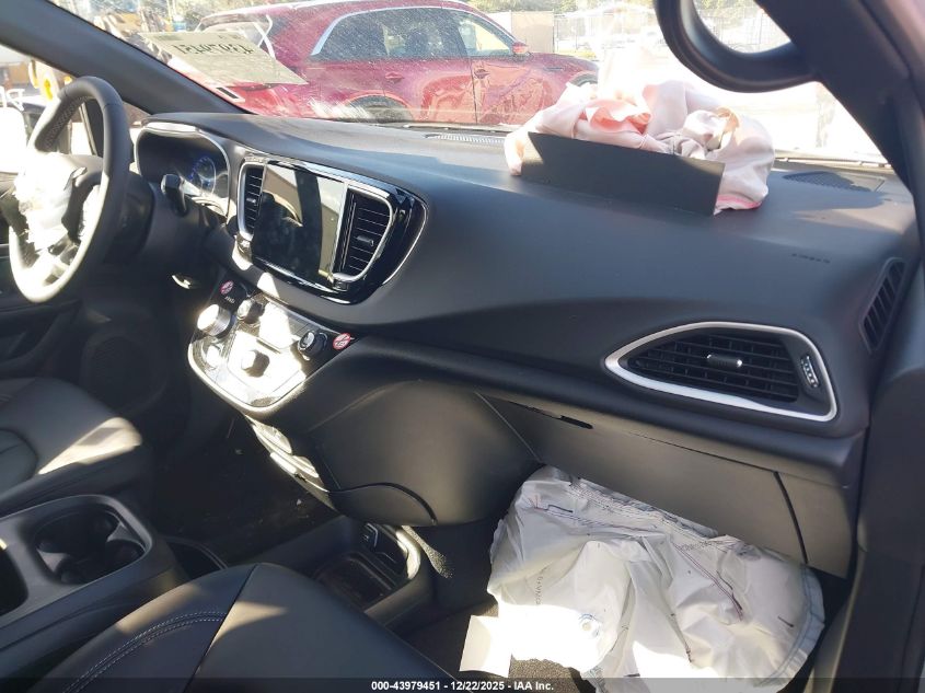 2026 Chrysler Pacifica Select VIN: 2C4RC1BG6TR196955 Lot: 43979451