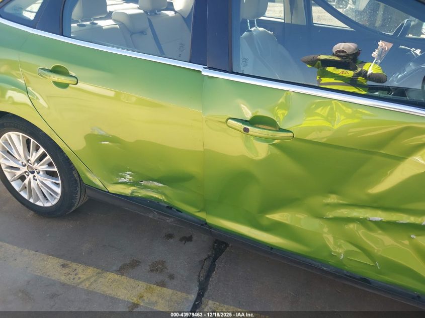 2018 Ford Focus Titanium VIN: 1FADP3J23JL272143 Lot: 43979463