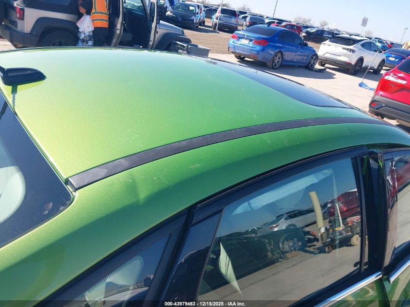 2018 Ford Focus Titanium VIN: 1FADP3J23JL272143 Lot: 43979463