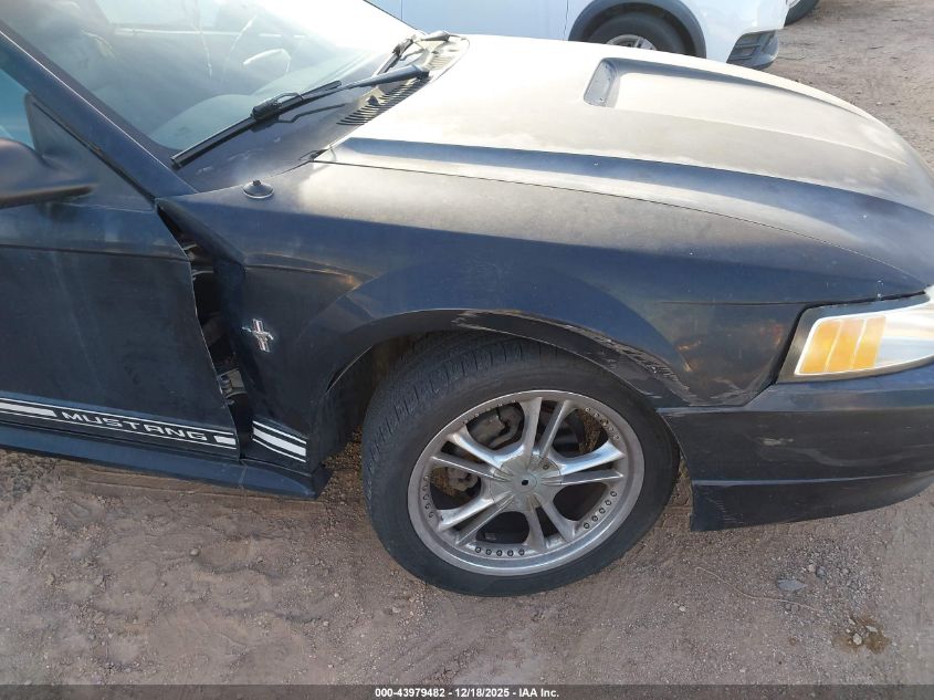 2000 Ford Mustang VIN: 1FAFP4442YF226226 Lot: 43979482