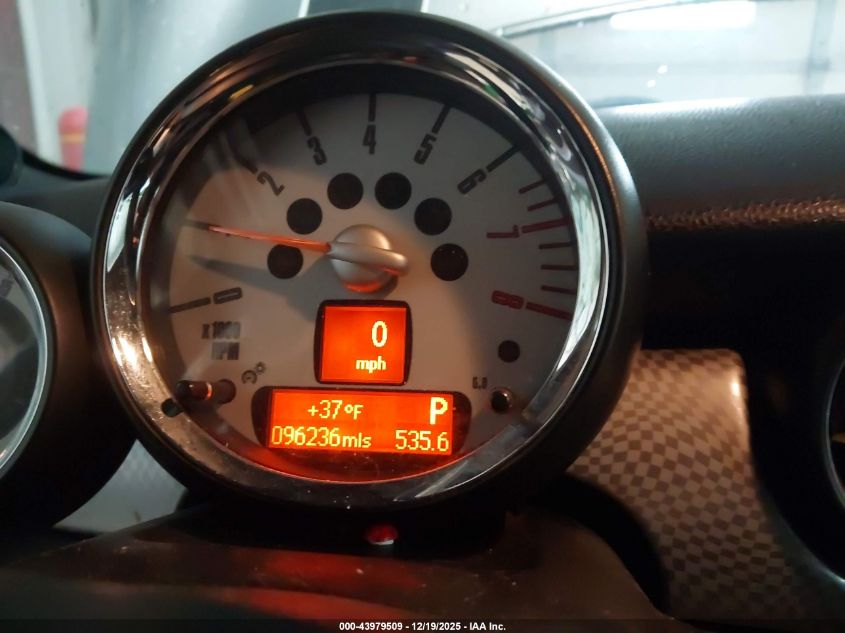 2009 Mini Cooper S VIN: WMWMS335X9TG89884 Lot: 43979509