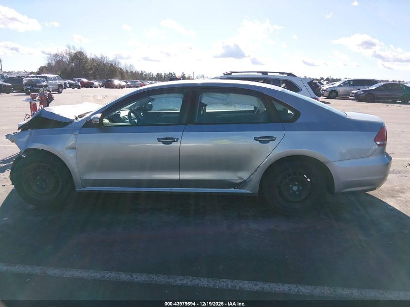 2014 Volkswagen Passat 2.5L S VIN: 1VWAH7A38EC007957 Lot: 43979694