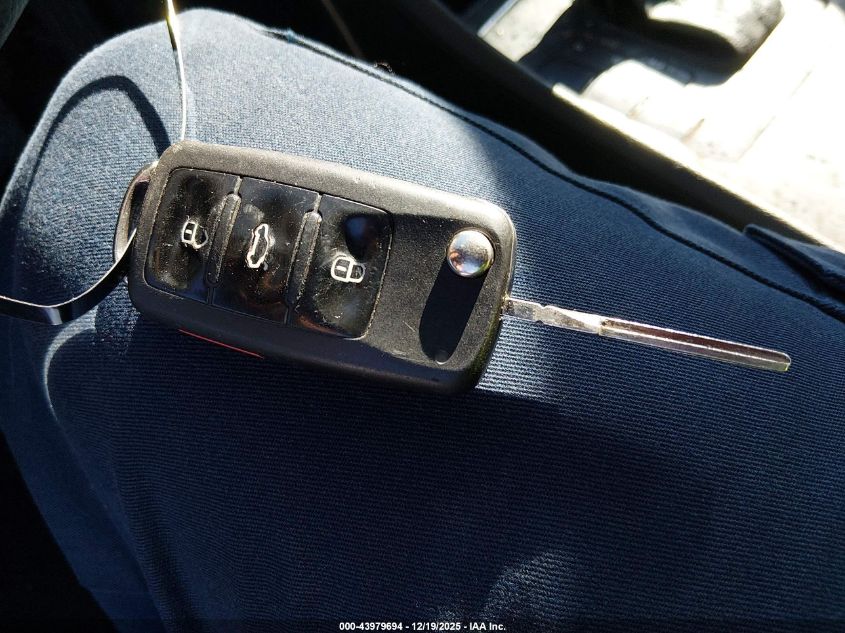 2014 Volkswagen Passat 2.5L S VIN: 1VWAH7A38EC007957 Lot: 43979694