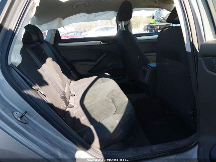 2014 Volkswagen Passat 2.5L S VIN: 1VWAH7A38EC007957 Lot: 43979694