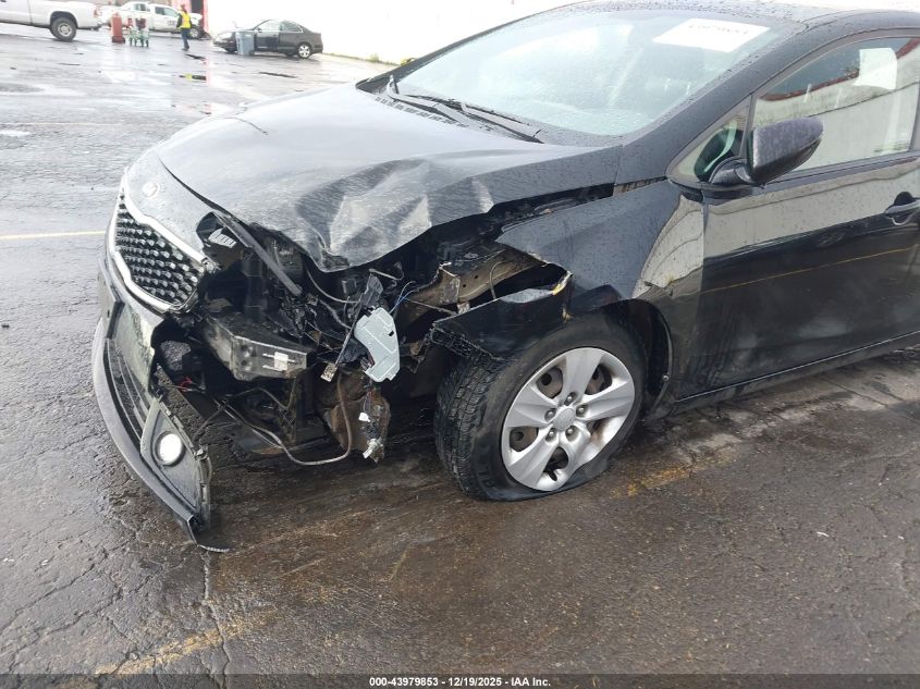 2017 Kia Forte Lx VIN: 3KPFK4A7XHE152281 Lot: 43979853