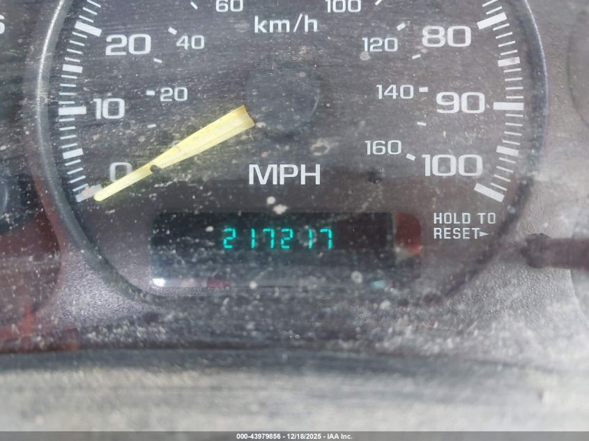 2000 Chevrolet Silverado 1500 VIN: 1GCEC19W8YZ294927 Lot: 43979856