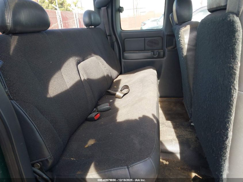 2000 Chevrolet Silverado 1500 VIN: 1GCEC19W8YZ294927 Lot: 43979856