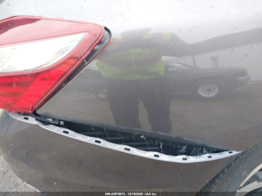 2017 Honda Accord Ex-L VIN: 1HGCR2F81HA007123 Lot: 43979872