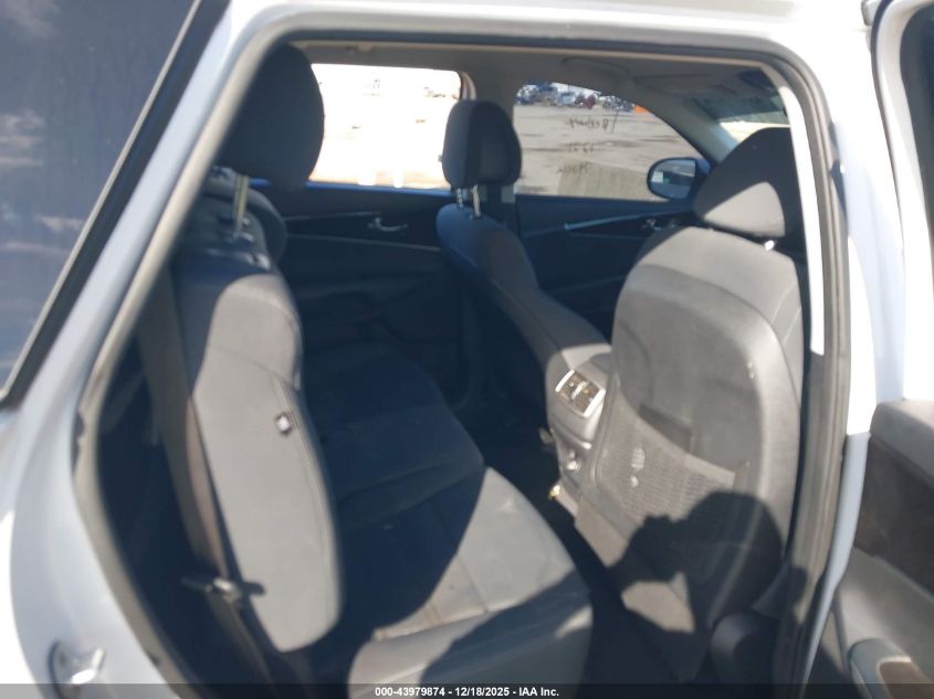 2017 Kia Sorento 3.3L Lx VIN: 5XYPGDA54HG213552 Lot: 43979874