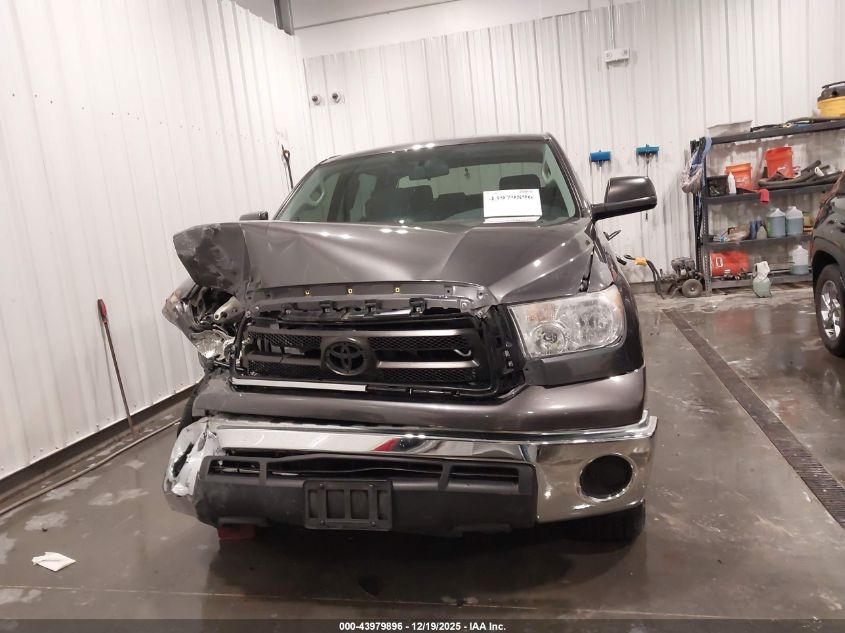 2011 Toyota Tundra Grade 4.6L V8 VIN: 5TFDM5F17BX018640 Lot: 43979896