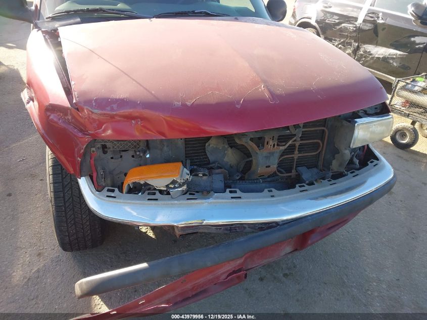 1998 Chevrolet Blazer Lt VIN: 1GNCS13W5W2165625 Lot: 43979956