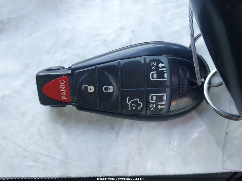 2011 Chrysler Town & Country Touring VIN: 2A4RR5DG2BR617128 Lot: 43979960