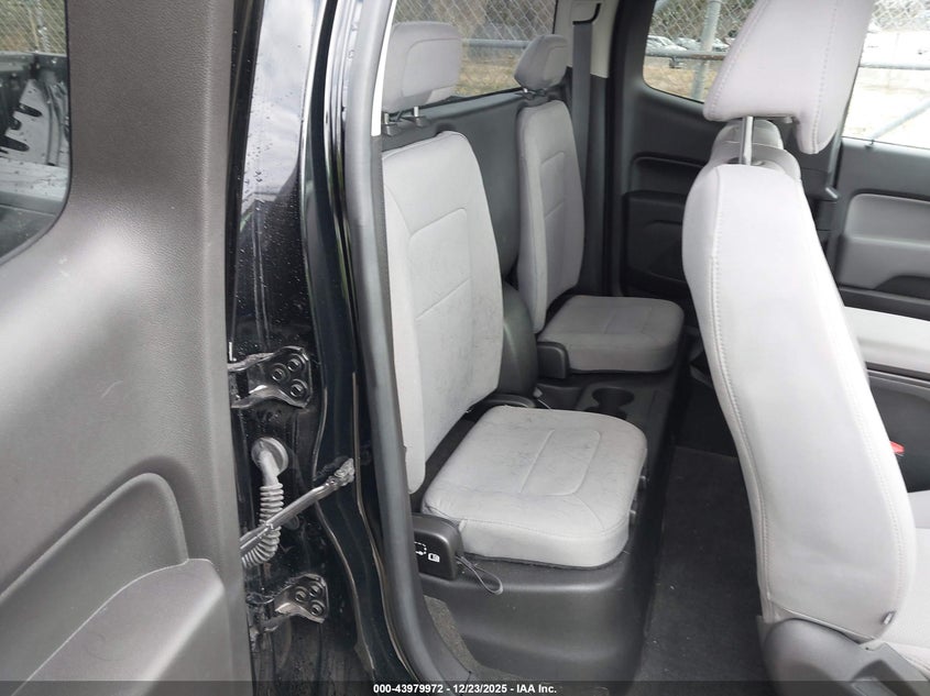 VIN 1GCHTBEAXJ1208664 2018 CHEVROLET COLORADO WT