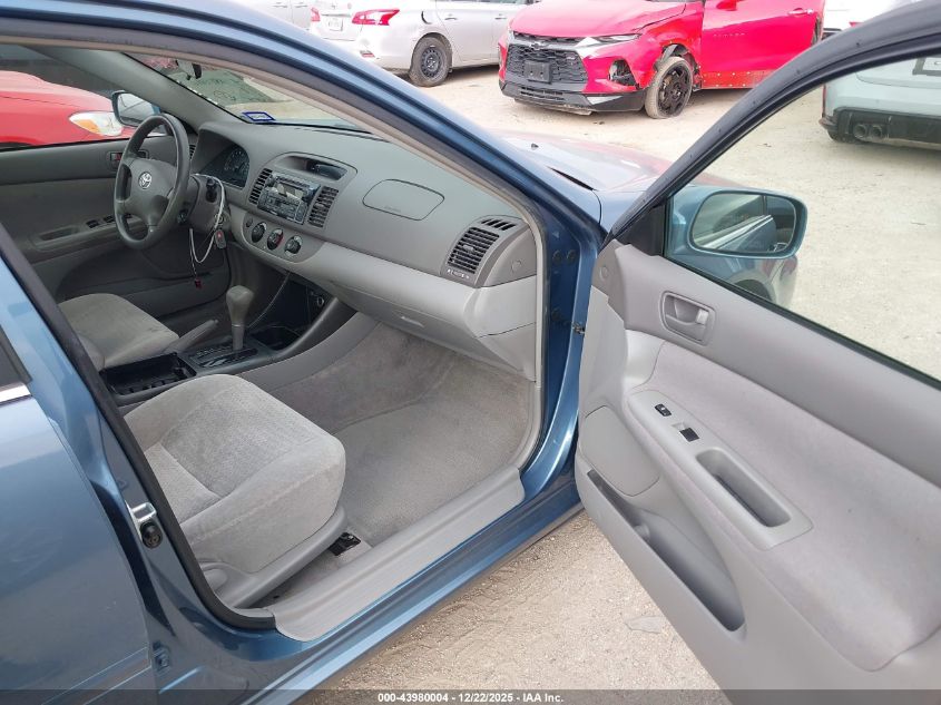 2002 Toyota Camry Le VIN: JTDBE32K220018805 Lot: 43980004