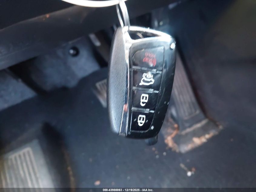 2017 Hyundai Santa Fe Se Ultimate VIN: KM8SR4HF3HU217122 Lot: 43980063