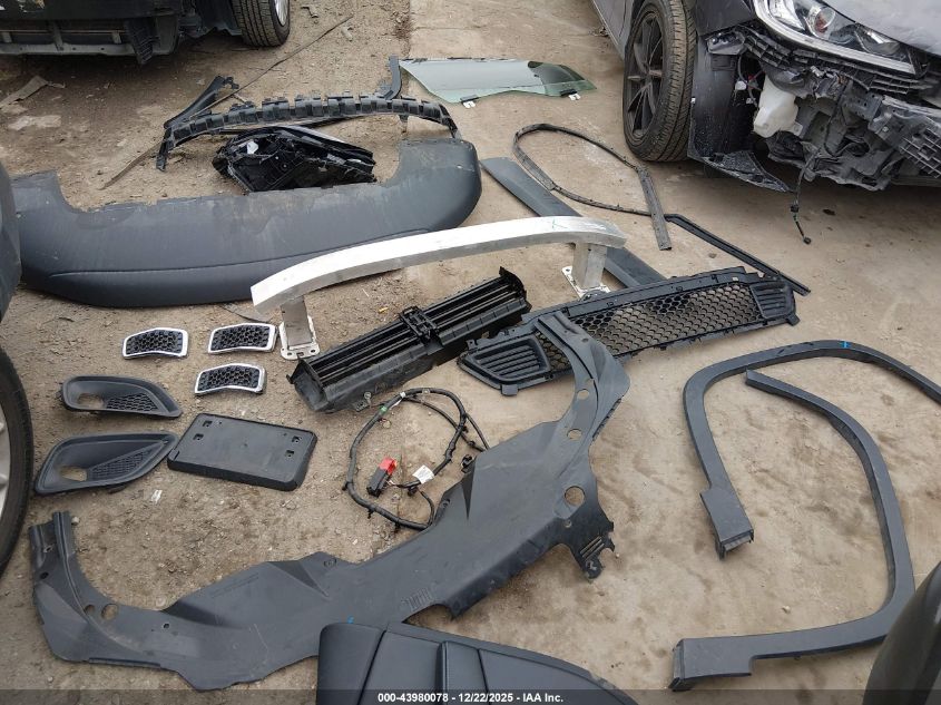 2019 Jeep Cherokee Latitude Plus Fwd VIN: 1C4PJLLX9KD467774 Lot: 43980078