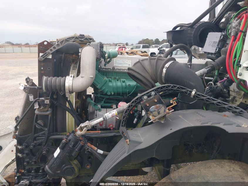 2018 Volvo Vnl VIN: 4V4NC9EH7JN886620 Lot: 43980096