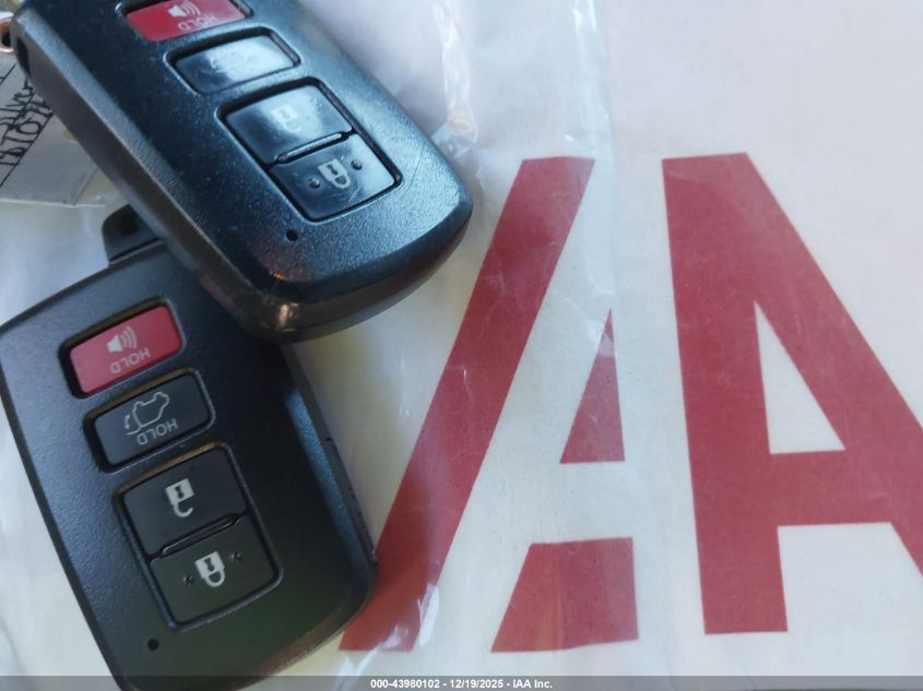 2017 Toyota Highlander Limited VIN: 5TDYZRFH5HS195869 Lot: 43980102