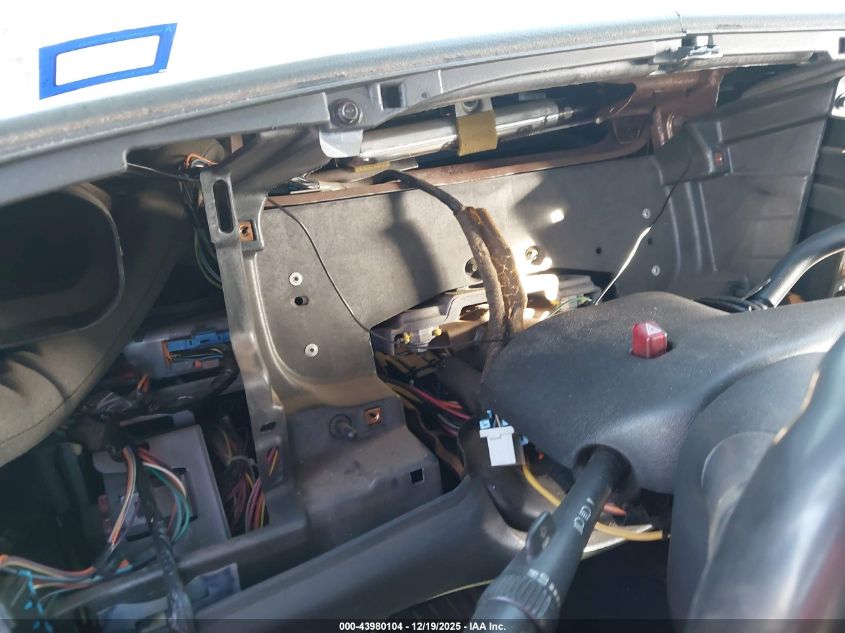 2002 Chevrolet Silverado 1500 Lt VIN: 2GCEK19T921257555 Lot: 43980104